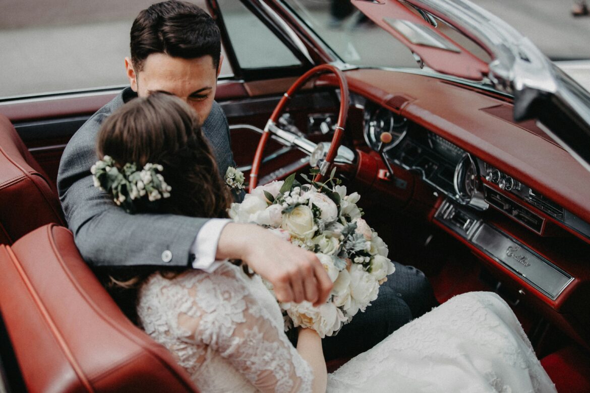 Choosing the Right Wedding Car